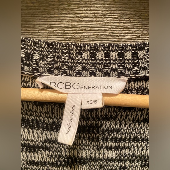 BCBG Oversized Cardigan - Picture 2 of 3
